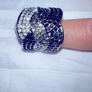 Lia Sophia white, silver and black stone ring